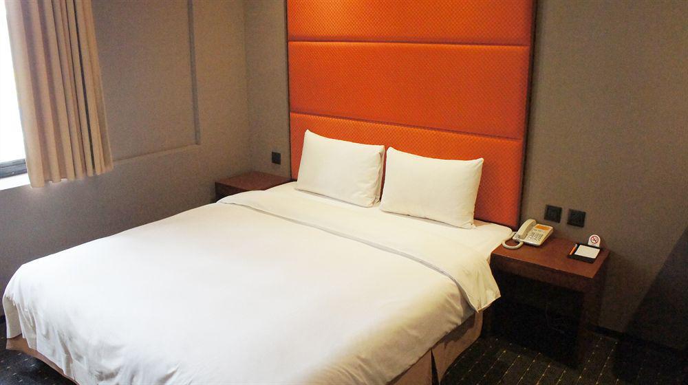 Orange Hotel - Guanqian Tajpej Kültér fotó